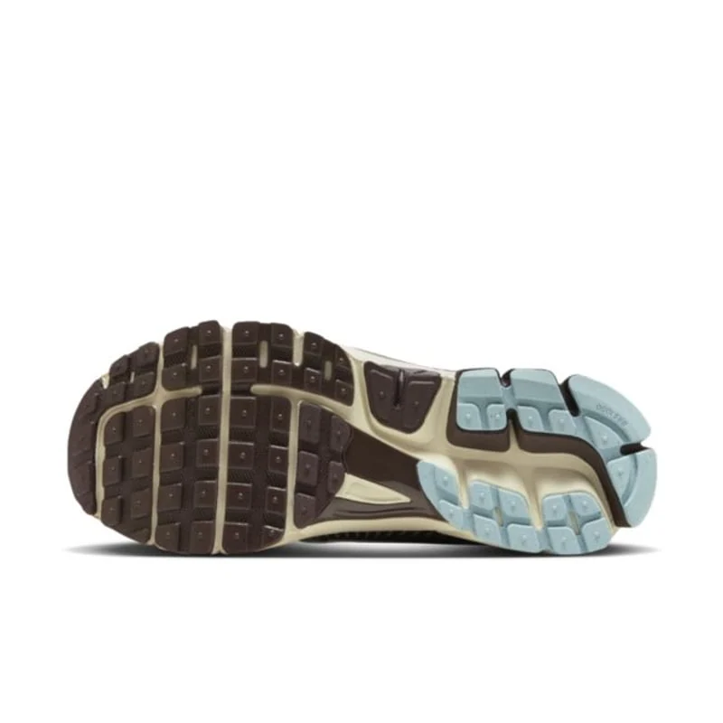 Nike Zoom Vomero 5 Earth Fossil — vue 6