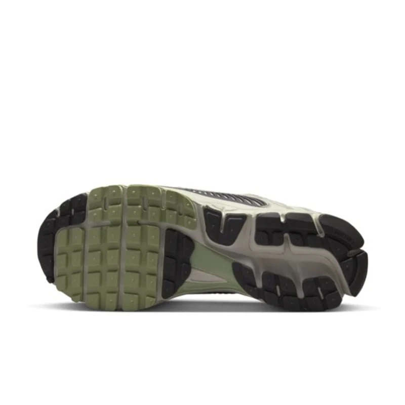 Nike Zoom Vomero 5 Cobblestone — vue 4